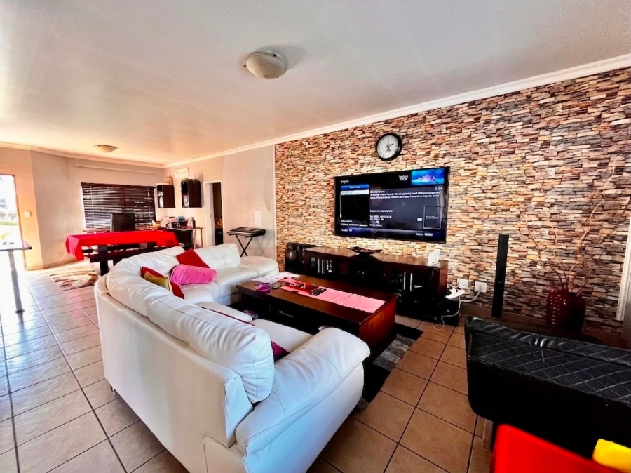 3 Bedroom Property for Sale in Waterval East North West